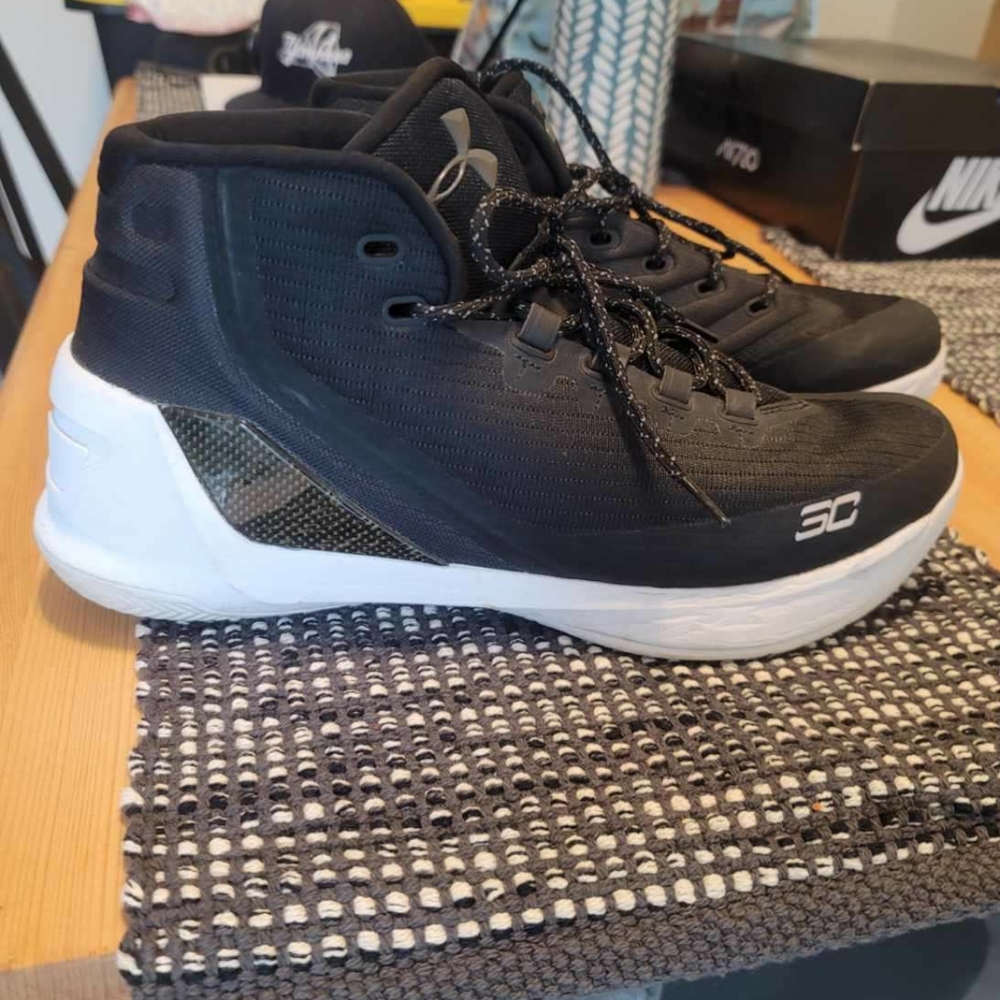 Curry 3s size 11.5.